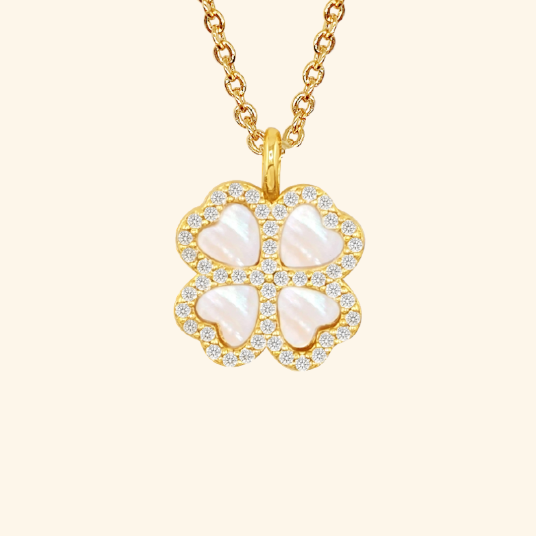 Lucky Pearls Clover Necklace