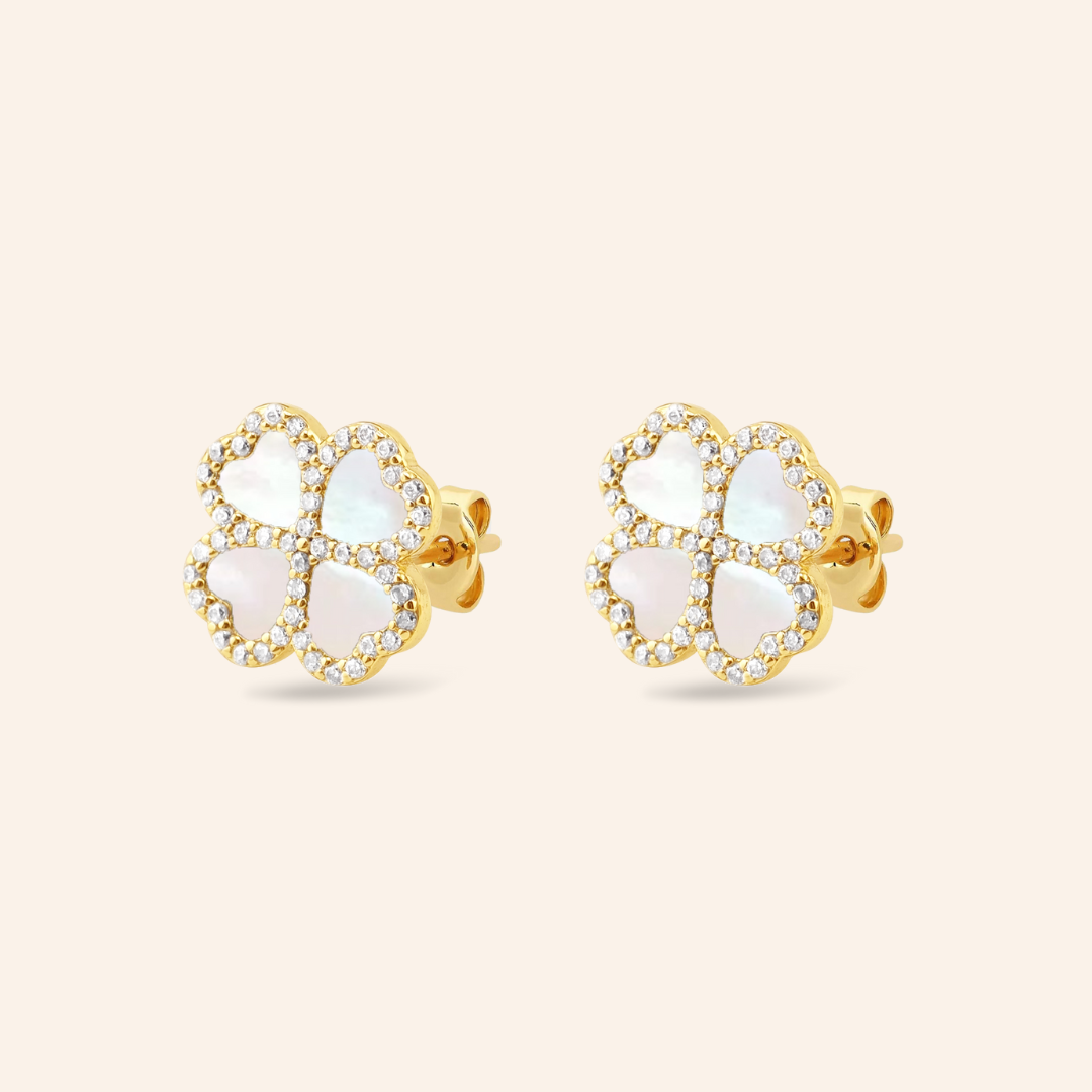 Lucky Pearls Clover Stud Earrings