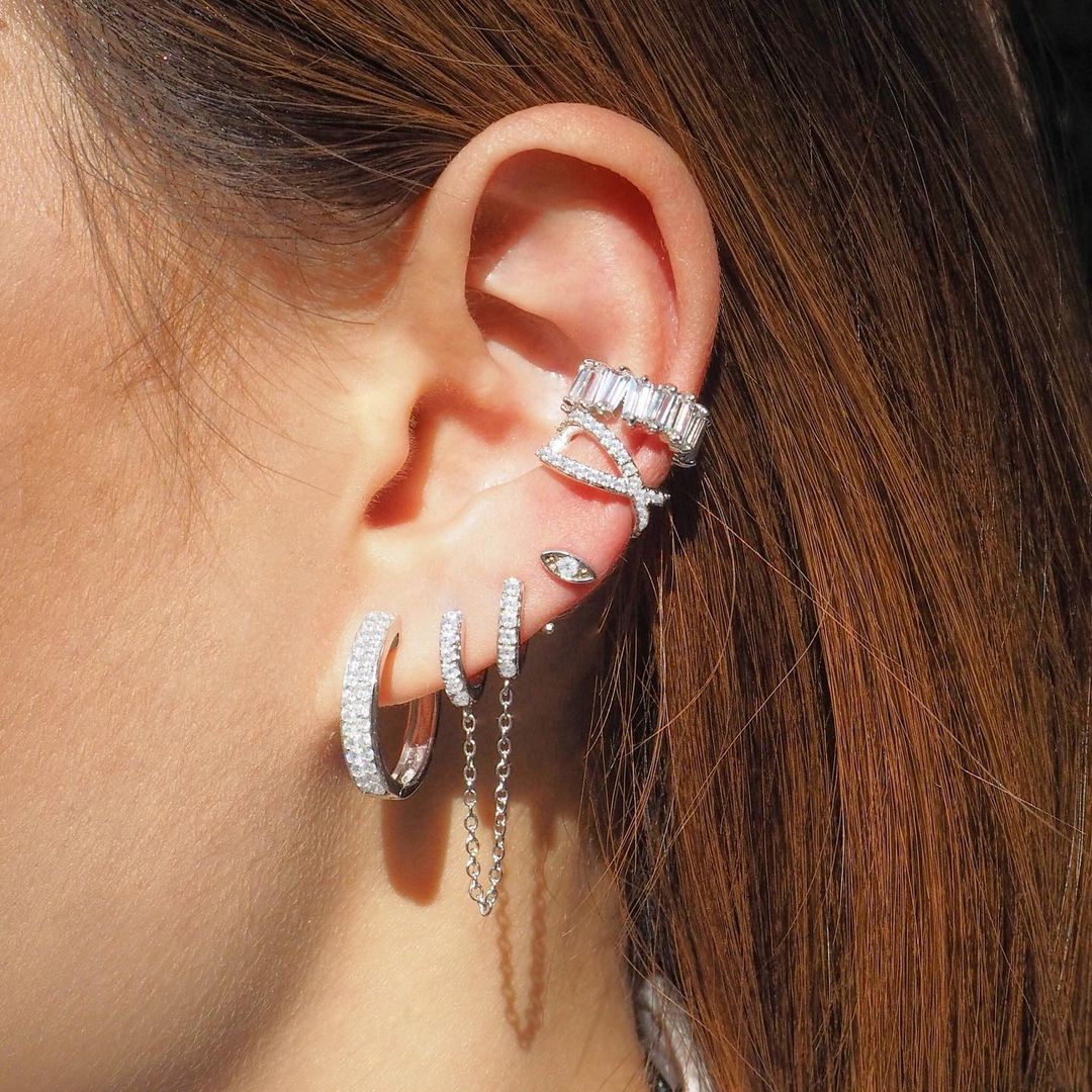 Luxurious Crystal Baguette Ear Cuff (Silver)