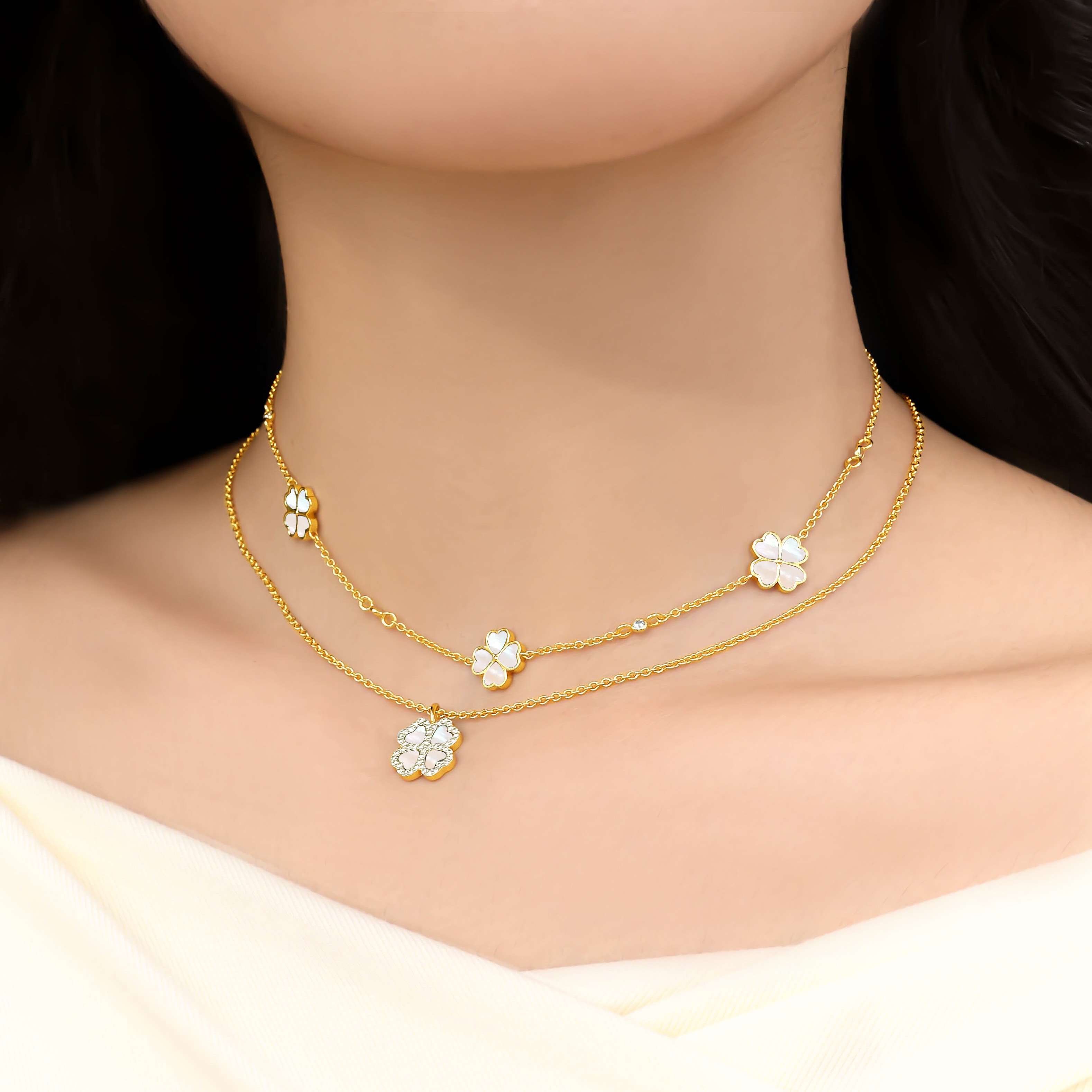 Lucky Pearls Clover Choker